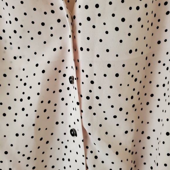 Sleevless blouse - Picture 2 of 3